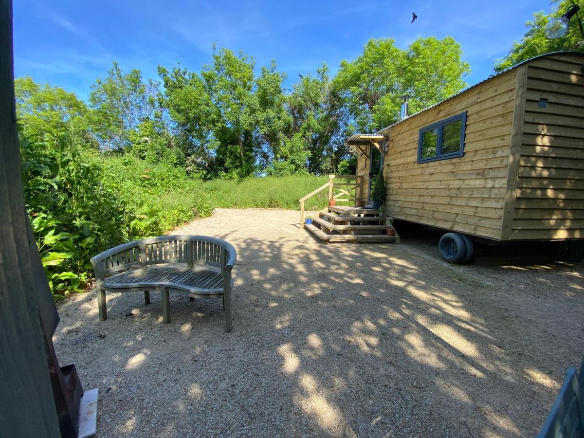 Cosy Double Shepherds Hut In Beautiful Wicklow With Underfloor Heating Throughout Rathnew Экстерьер фото