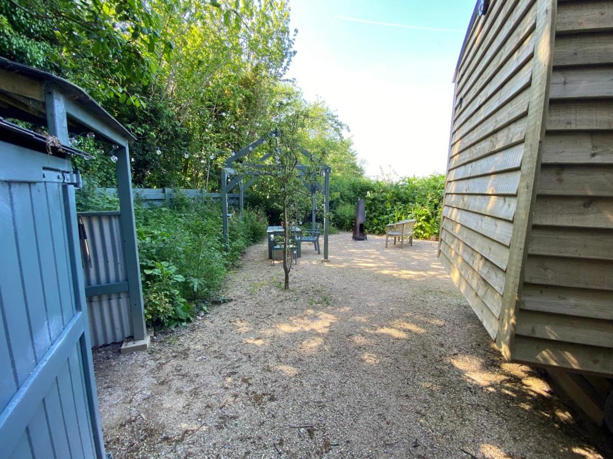 Cosy Double Shepherds Hut In Beautiful Wicklow With Underfloor Heating Throughout Rathnew Экстерьер фото